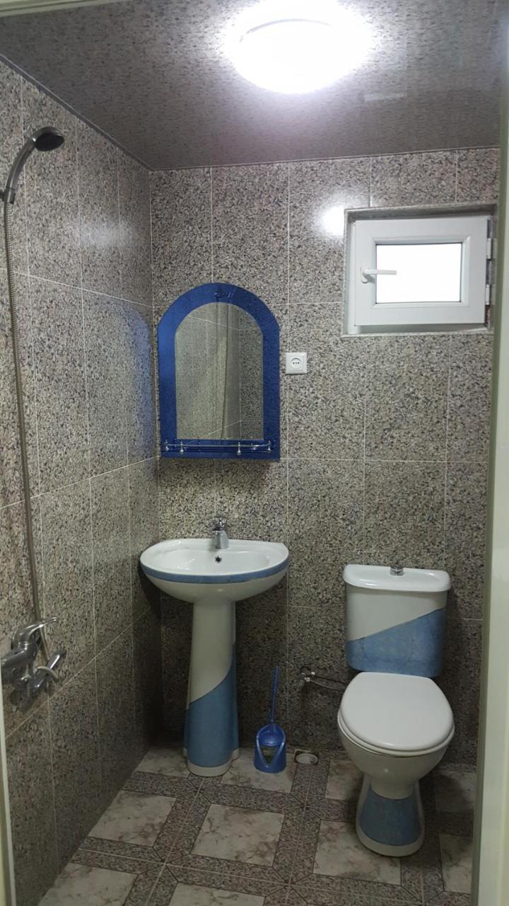 Linda Guest House Batumi Exterior photo